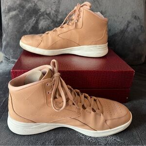 Under Armour Women’s Tan Athletic Shoes size 10